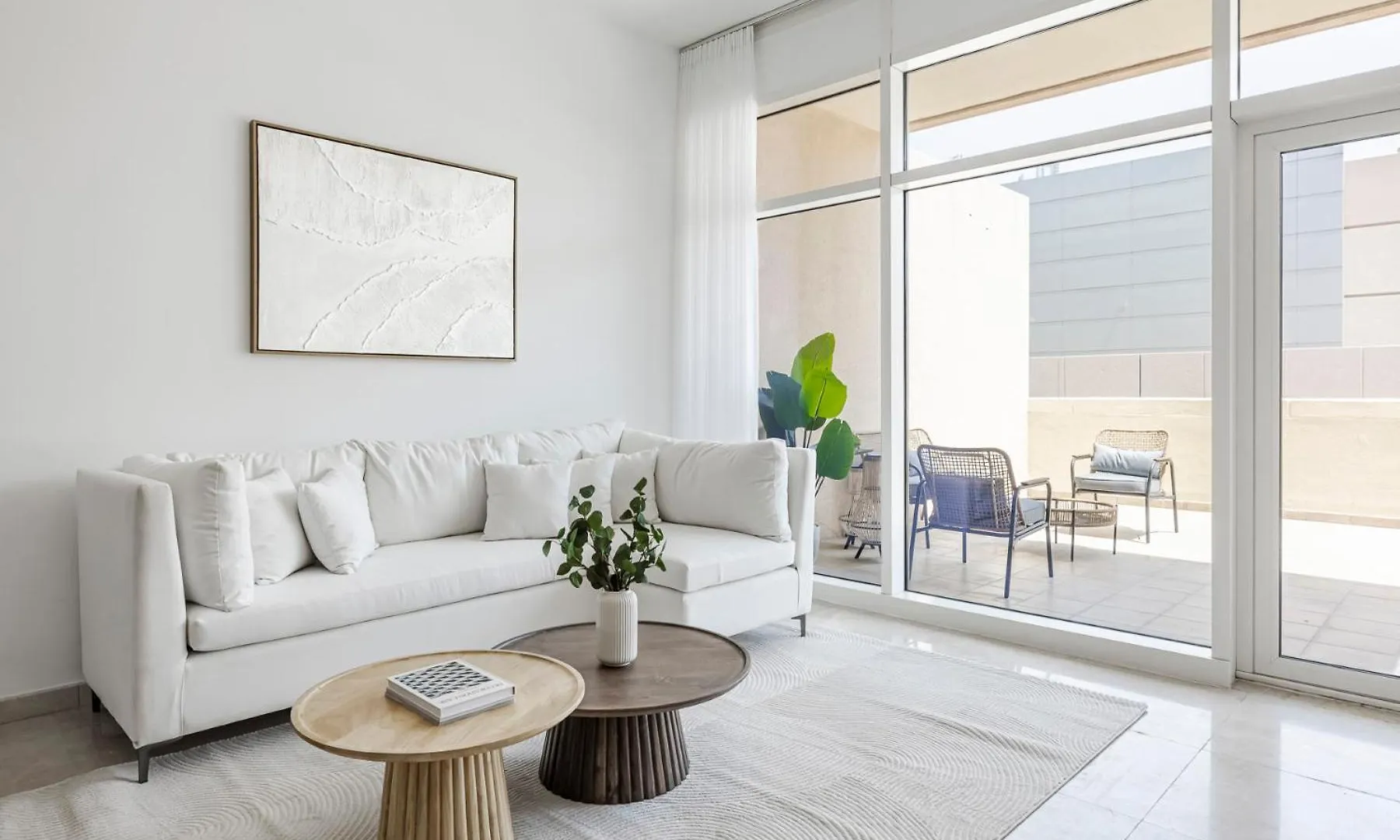 Apartment 1Br With Study City View Bay Square Dubai
